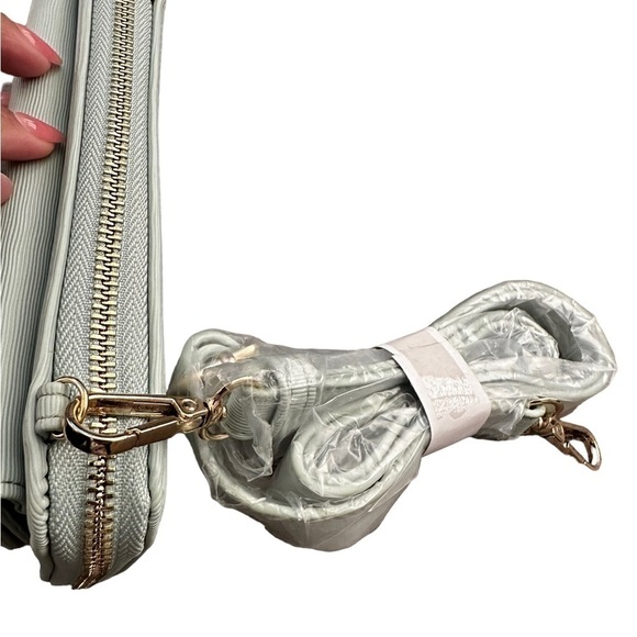 Cloe Large Single Zippered Wallet in mint Color - Picture 2 of 5